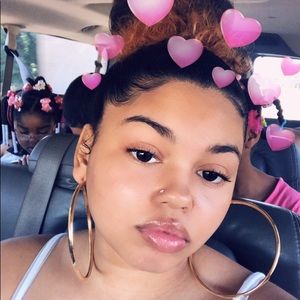 Meet your Posher, Crystal